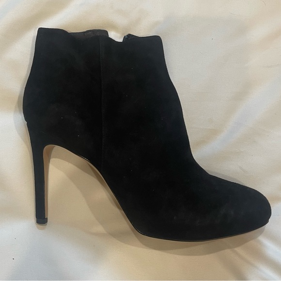 Via Spiga Booties, suede sz 9- blk, nwot - Picture 2 of 6